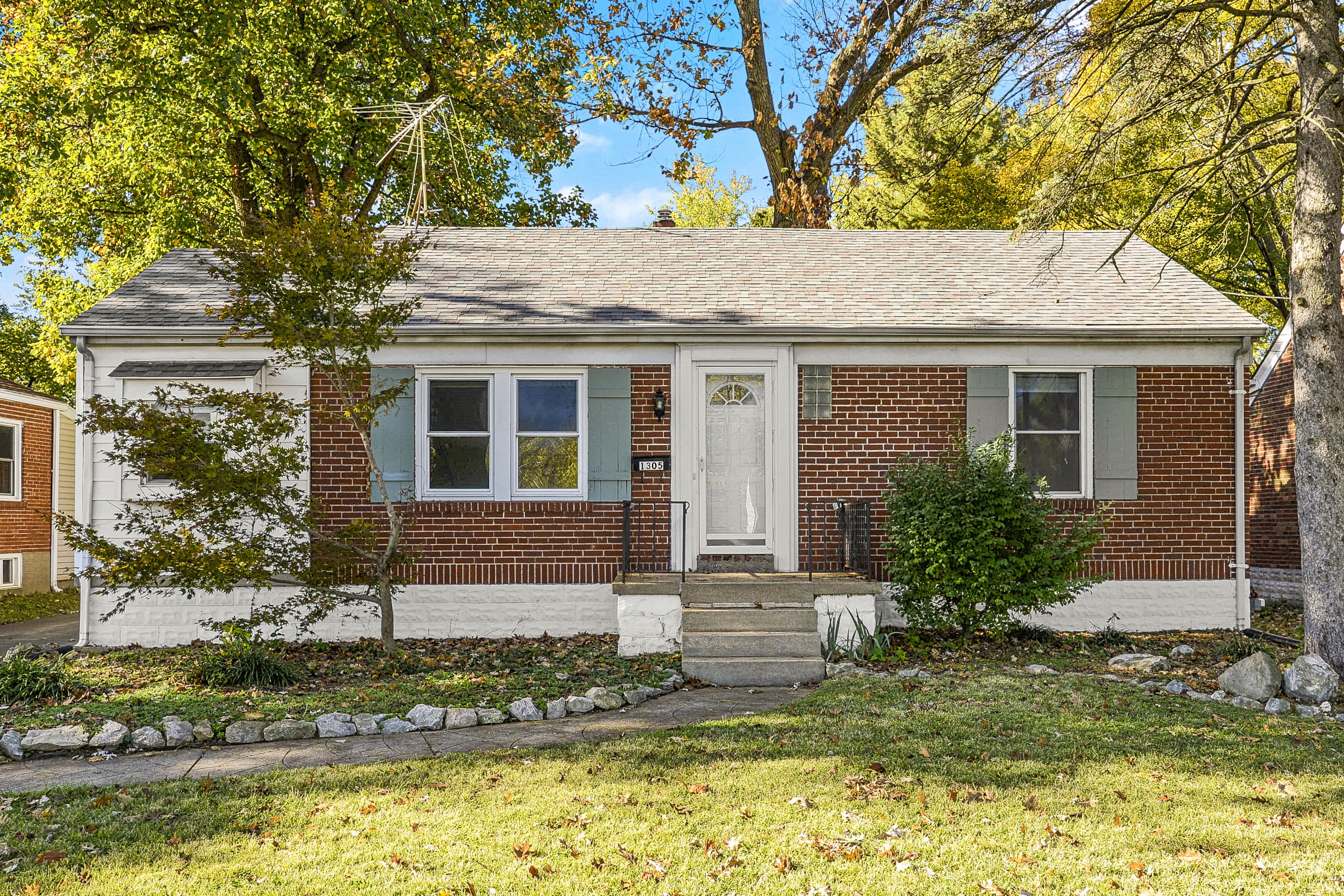 1305 South New Florissant Road